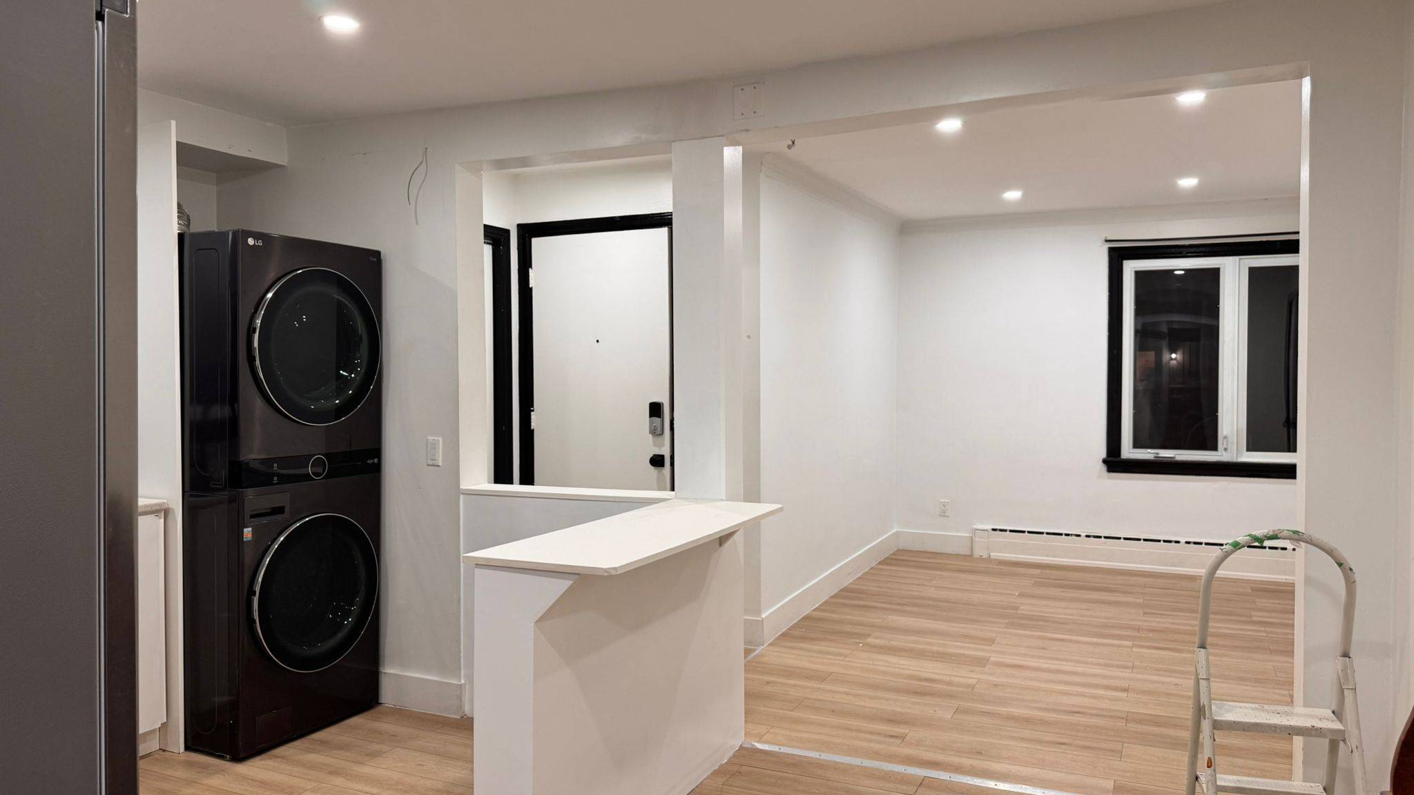 Overbrook - Castleheights And Area, ON K1K 1P3,281 Columbus AVE #3