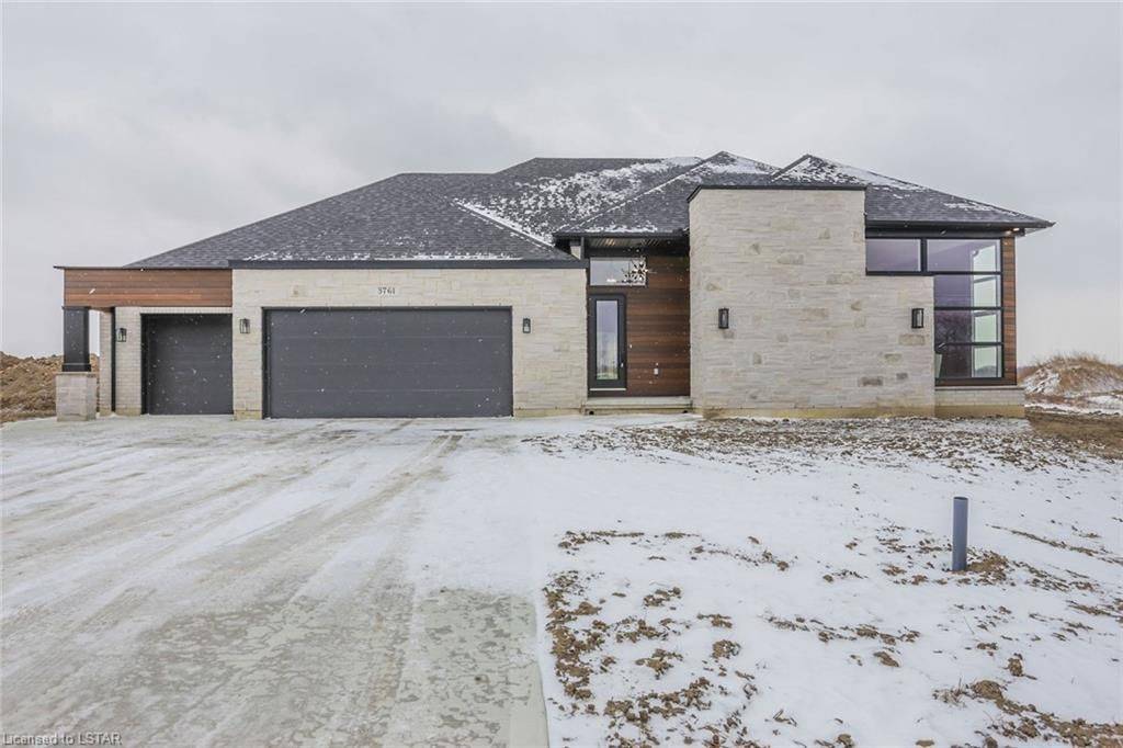 Plympton-wyoming, ON N0N 1E0,3761 Queen ST