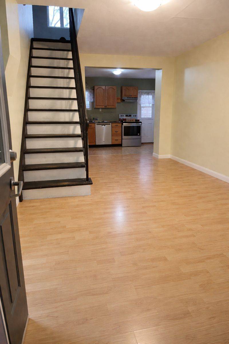 Welland, ON L3B 3V9,140 Dorothy ST