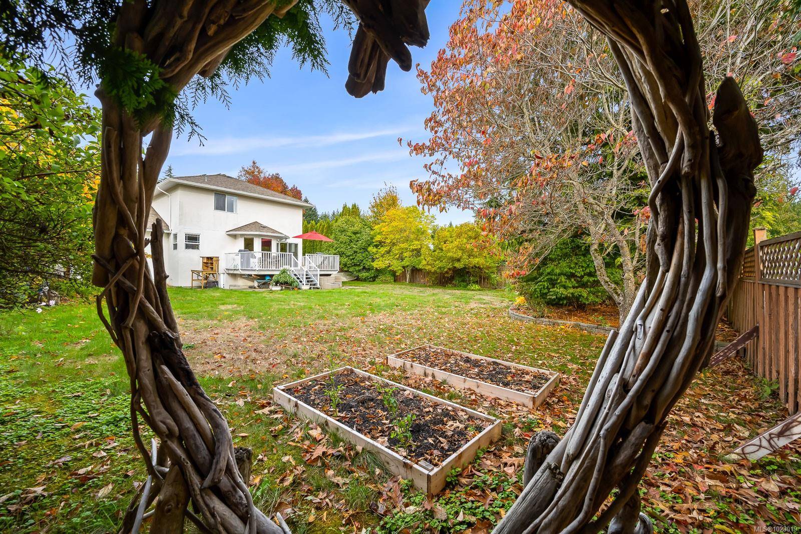 Comox, BC V9M 3R4,804 Highridge Crt