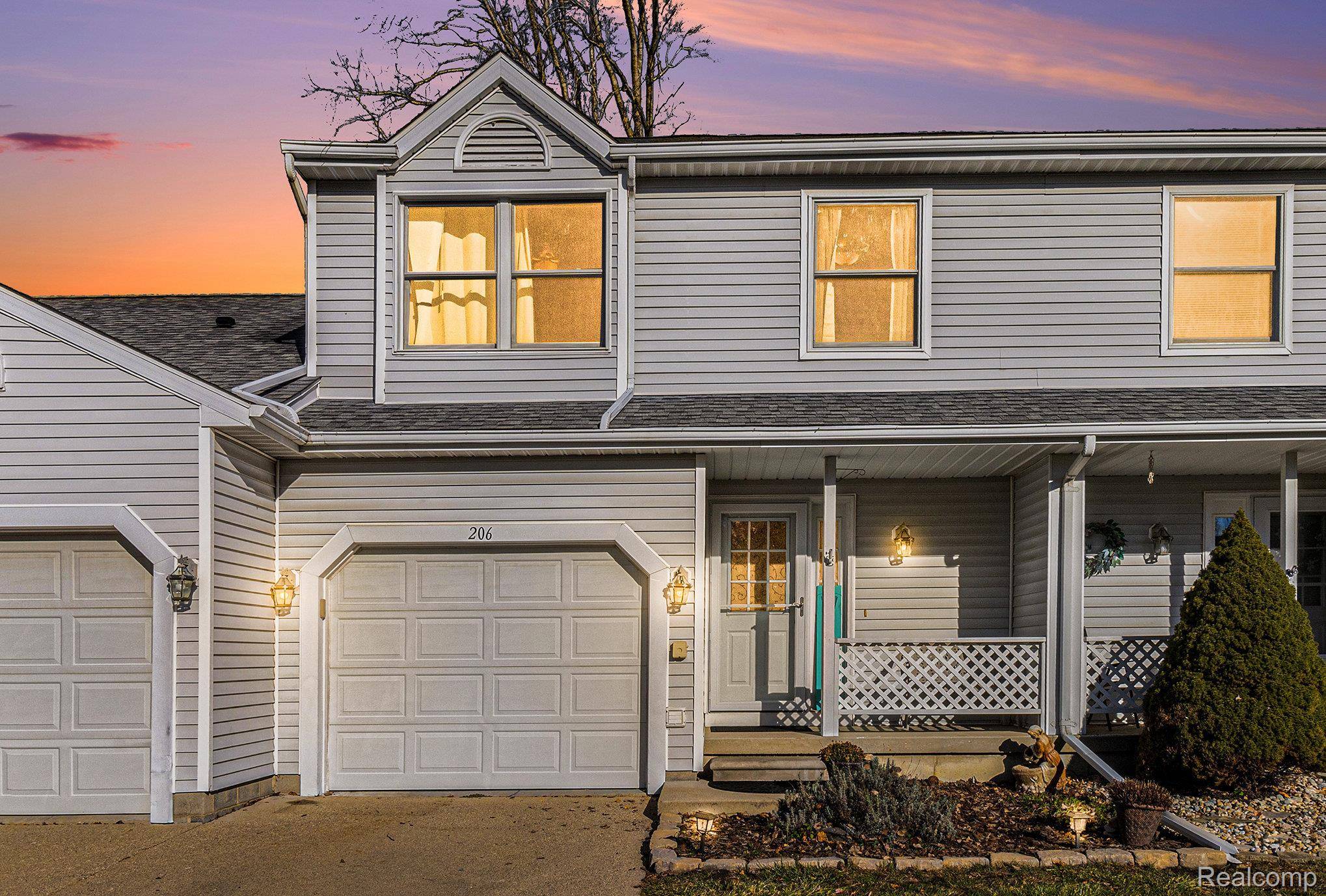 Fenton, MI 48430,206 Meadow Pointe DR