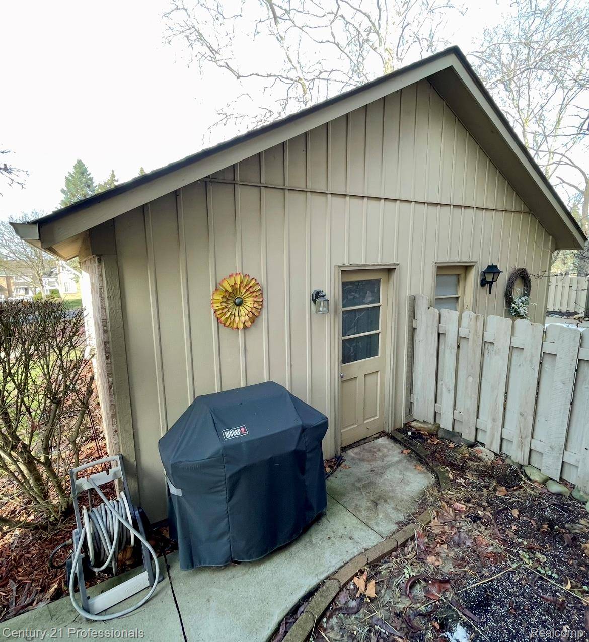 Rochester Hills, MI 48307,955 Sherwood Forest DR #52