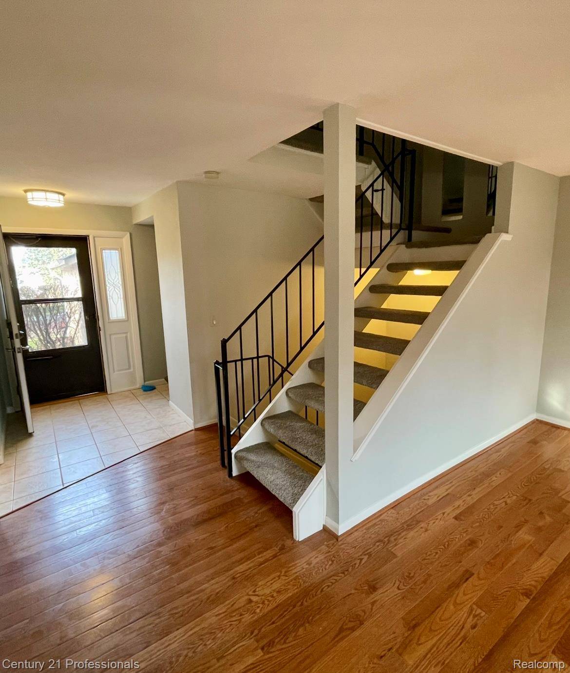 Rochester Hills, MI 48307,955 Sherwood Forest DR #52