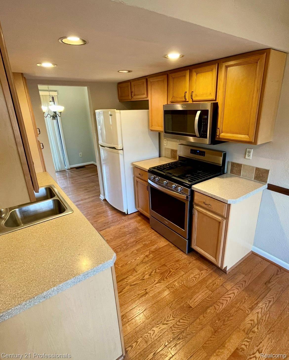 Rochester Hills, MI 48307,955 Sherwood Forest DR #52