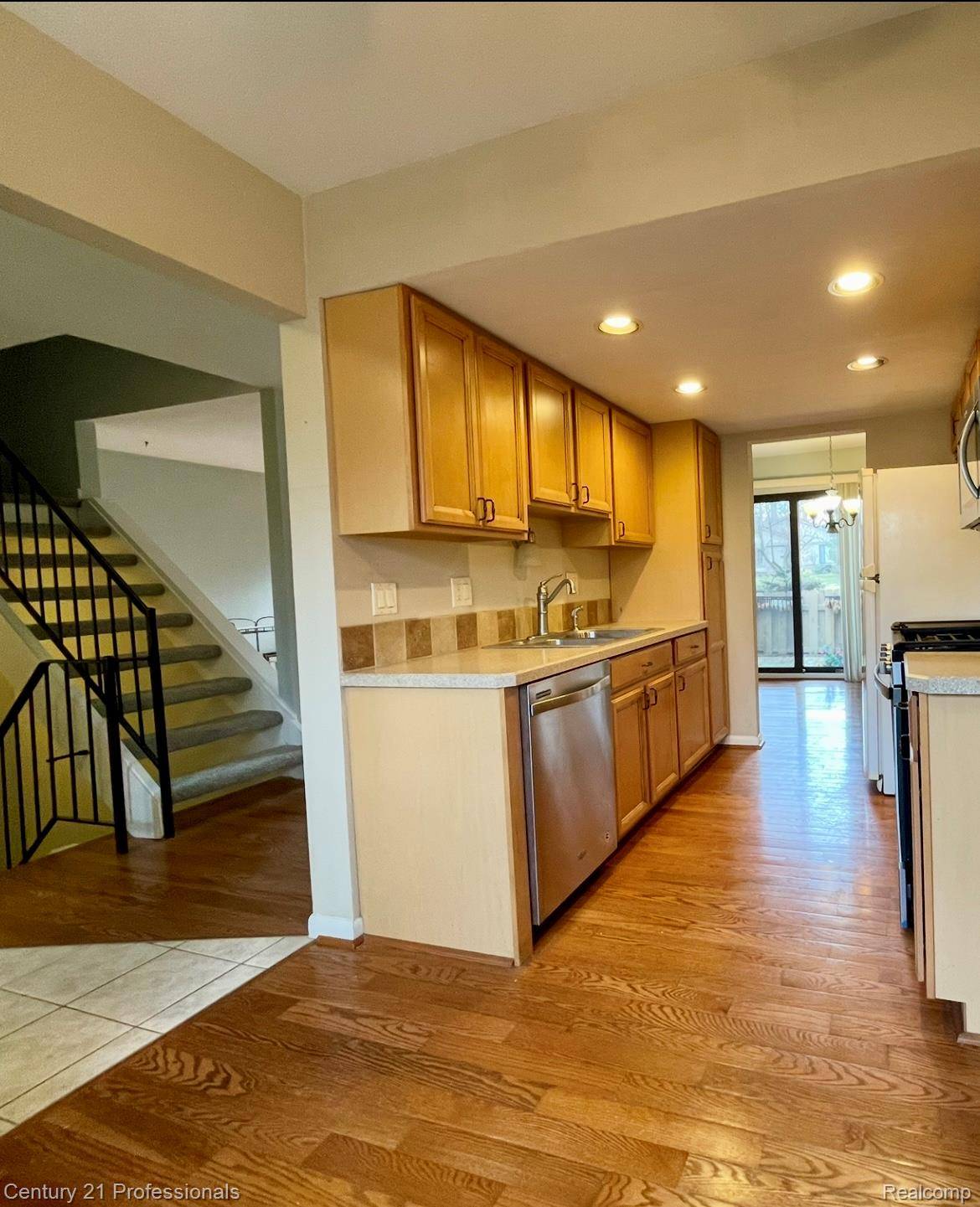 Rochester Hills, MI 48307,955 Sherwood Forest DR #52