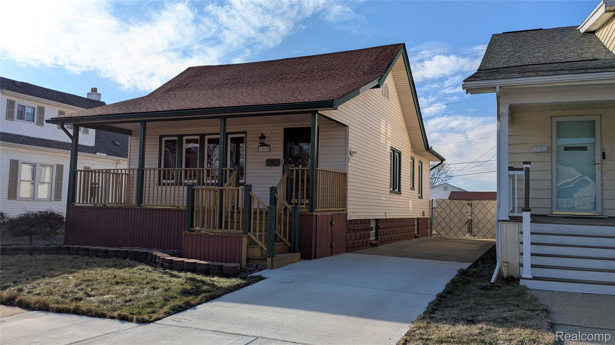 Wyandotte, MI 48192,1062 1st ST