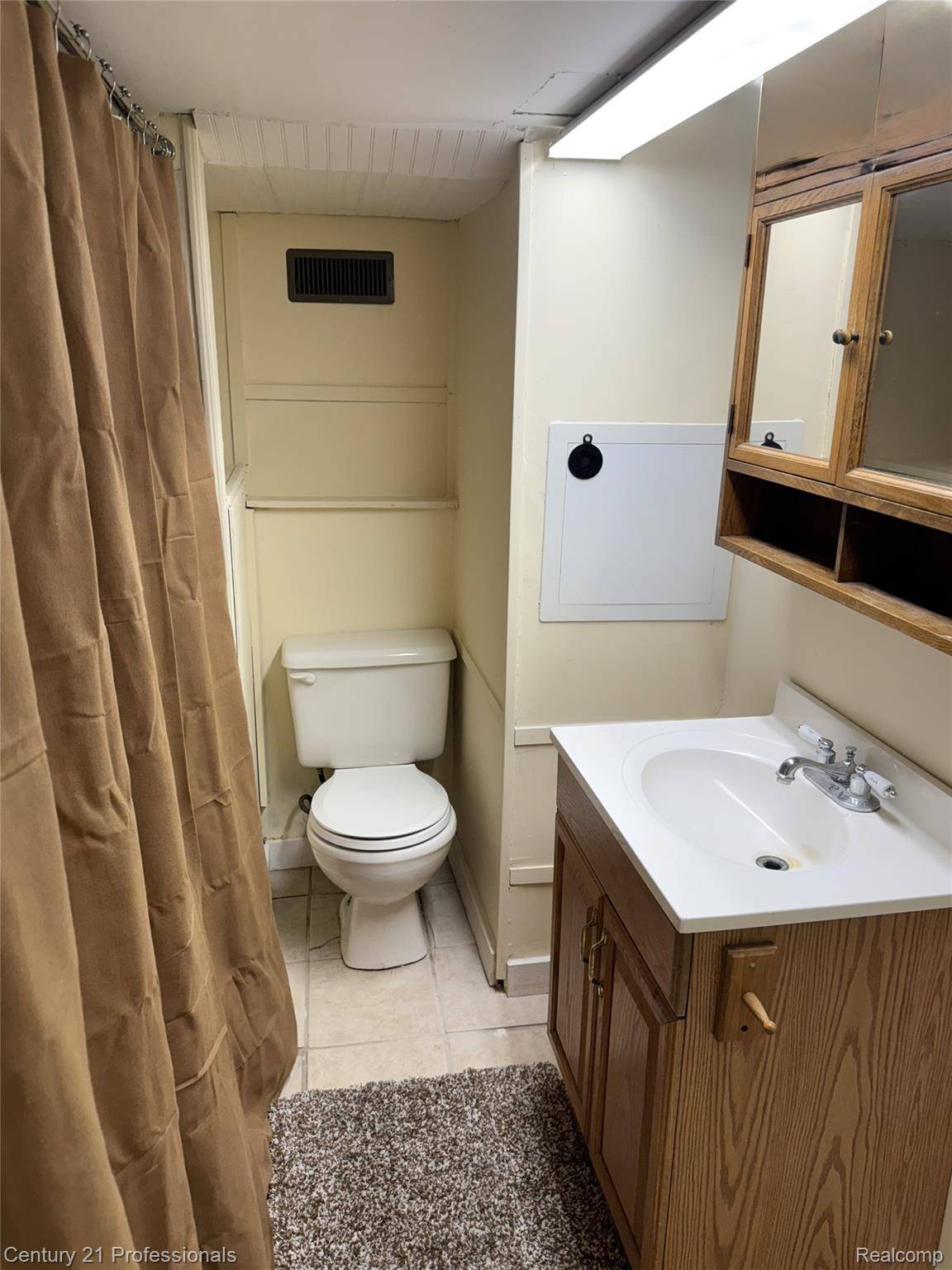 Clarkston, MI 48348,8041 Bridge Lake Road