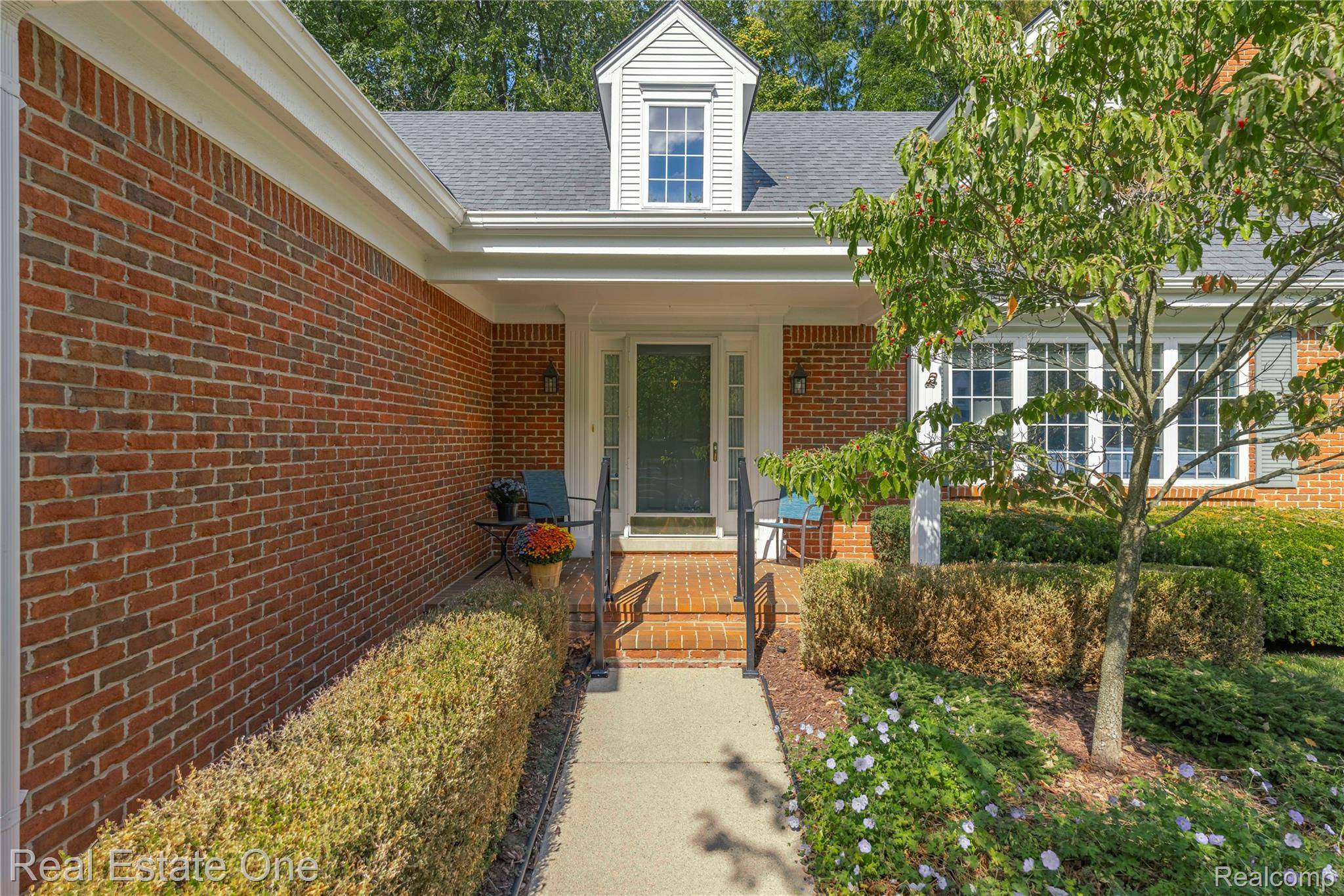 Farmington, MI 48335,23326 Longacre CT