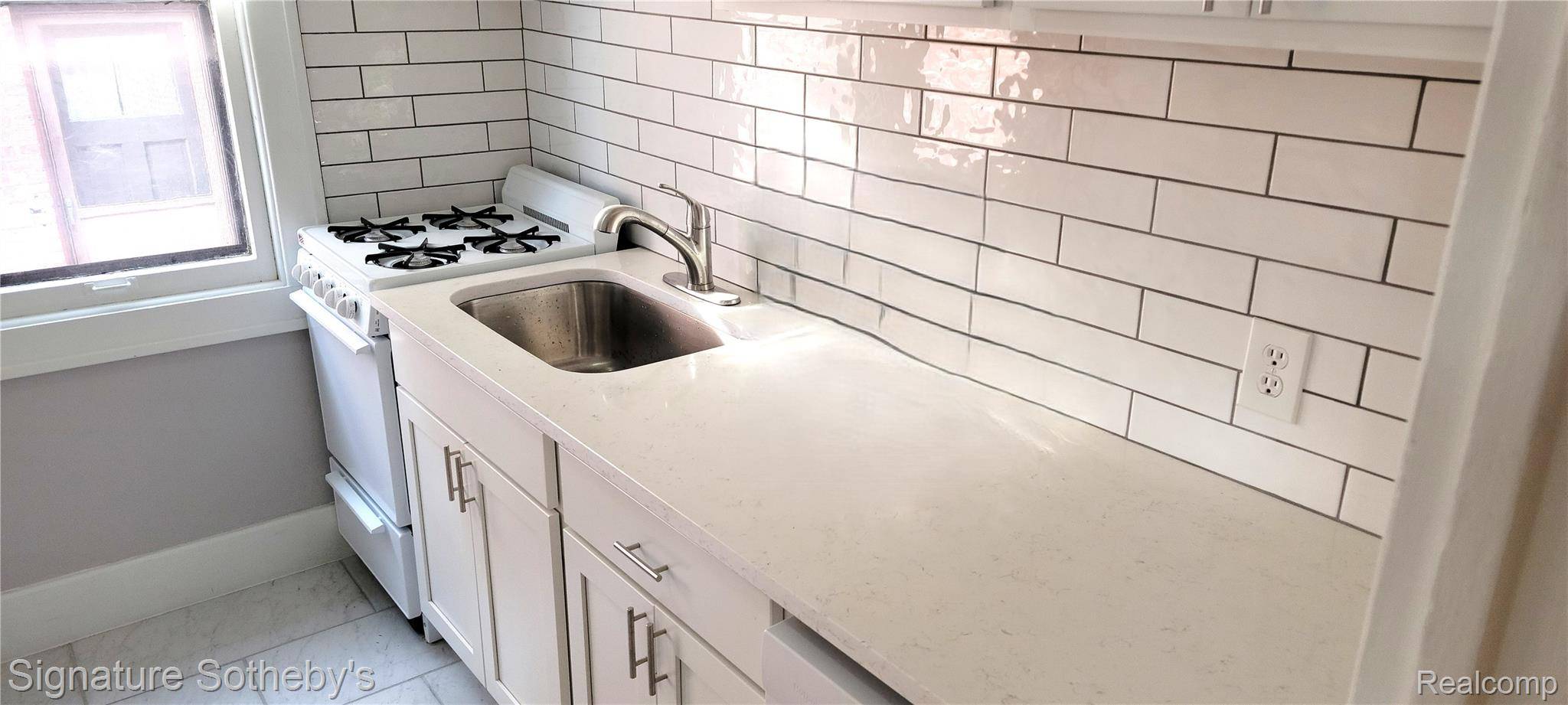 Grosse Pointe Park, MI 48230,1031 MARYLAND ST