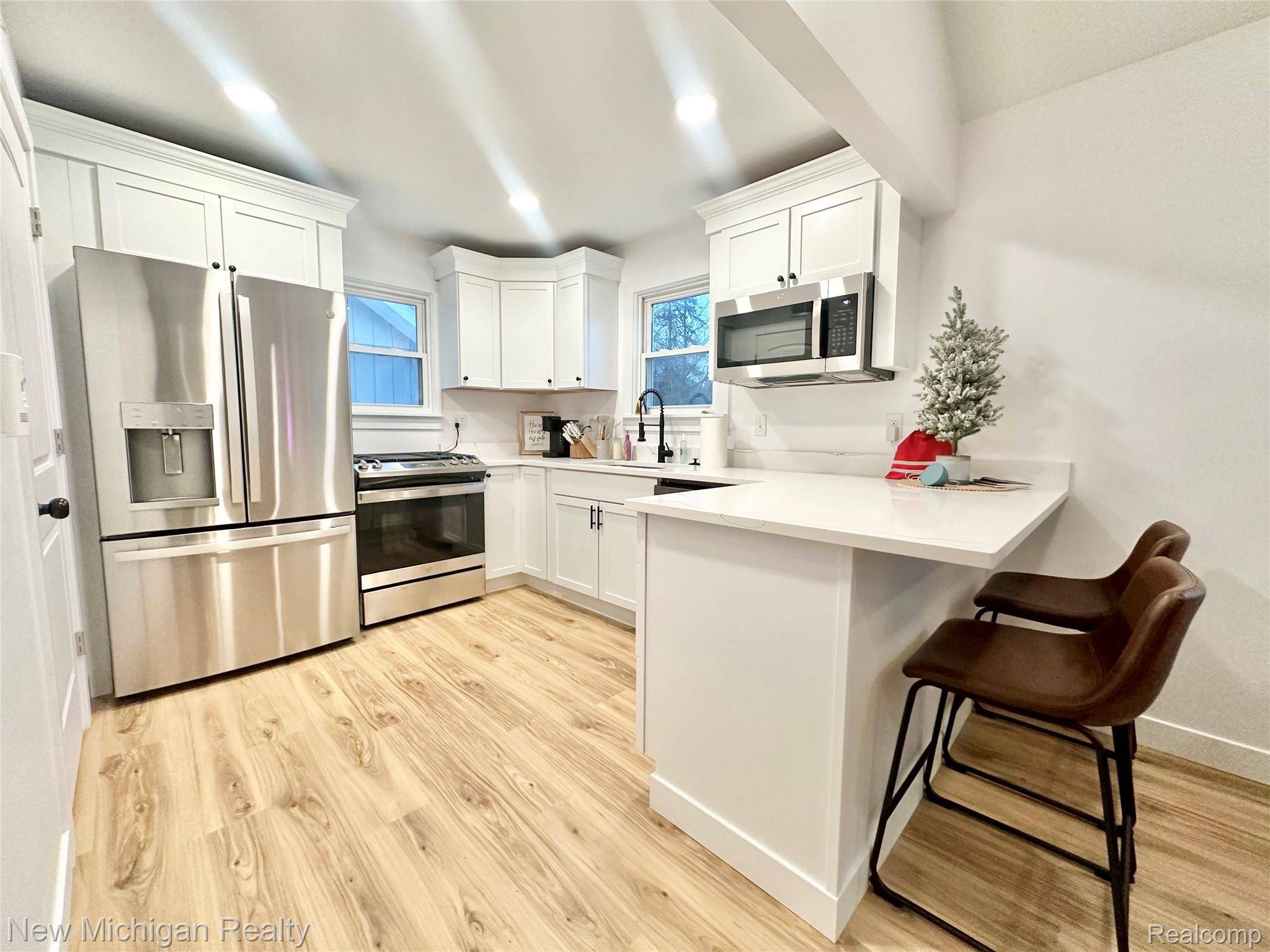 Fenton, MI 48430,2050 Pine ST