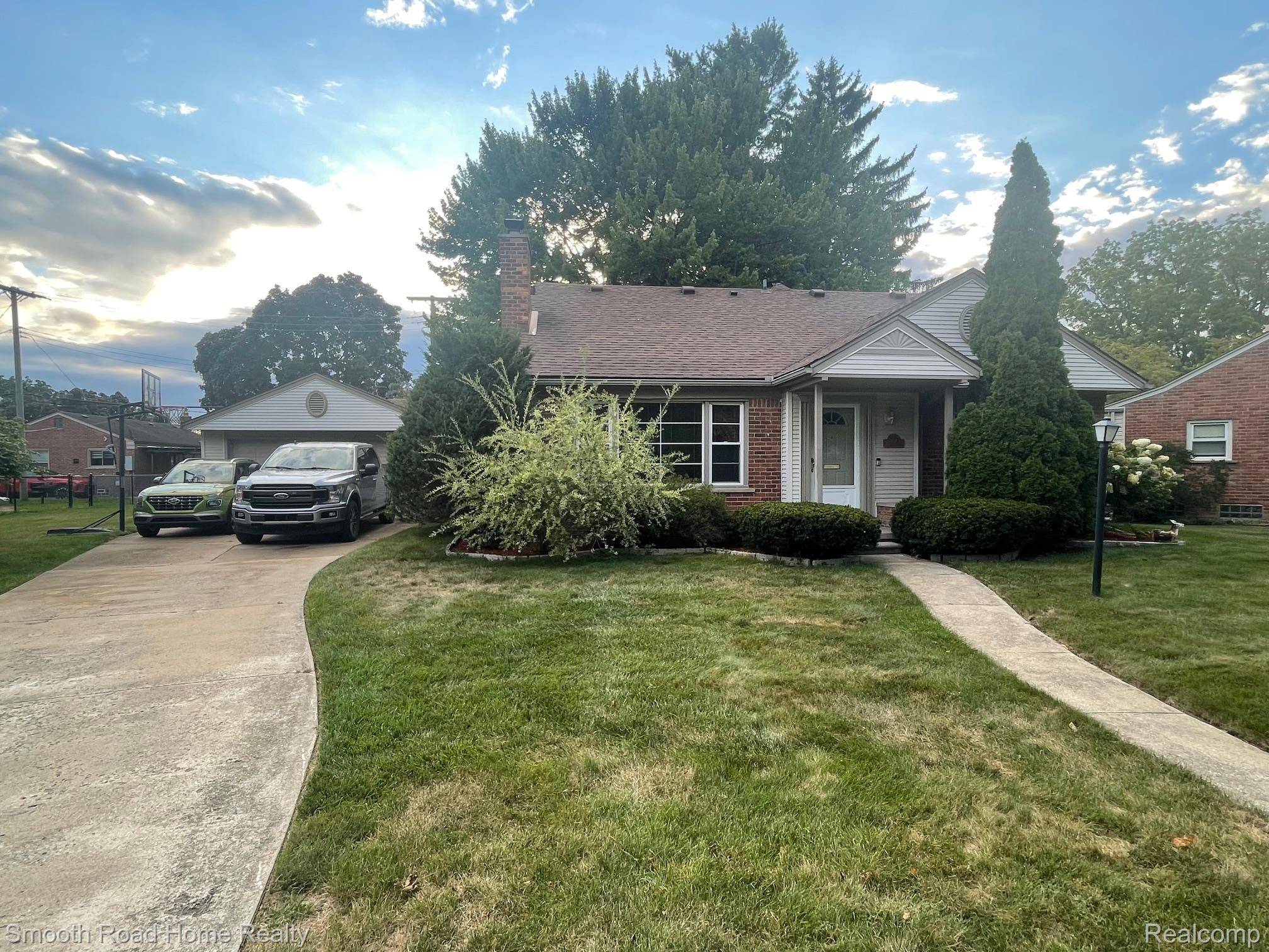 Dearborn, MI 48124,1414 Fairway CT