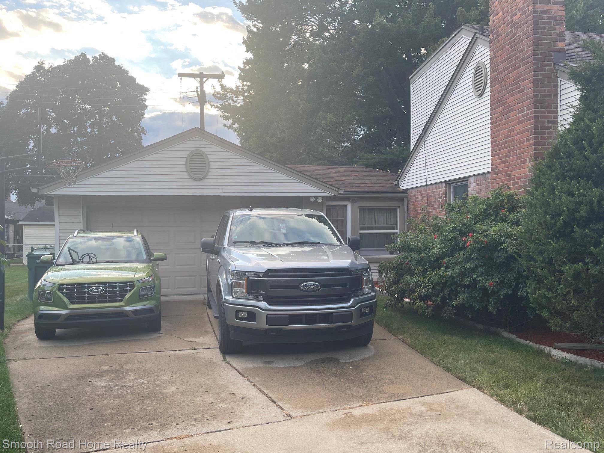 Dearborn, MI 48124,1414 Fairway CT