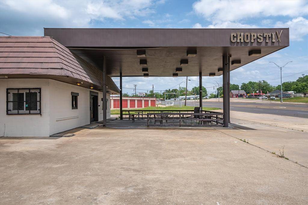 Palestine, TX 75801,1907 W Oak Street