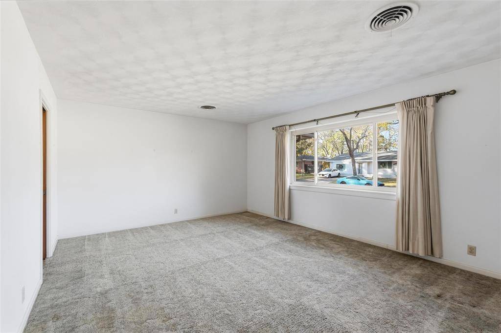 Arlington, TX 76013,1512 White Way Drive