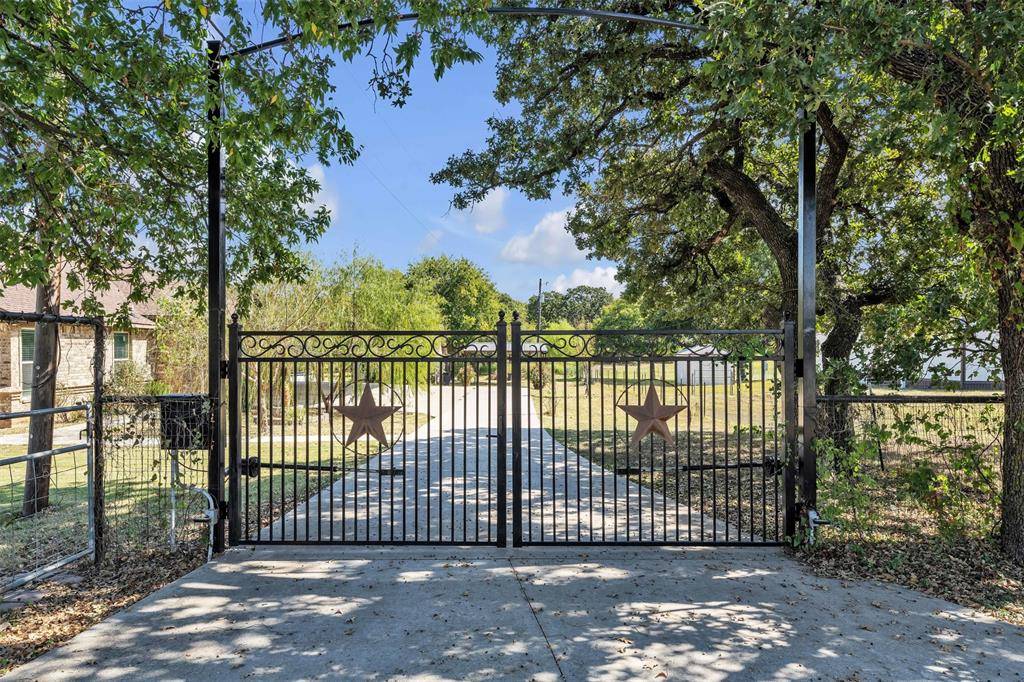 Joshua, TX 76058,916 County Road 913