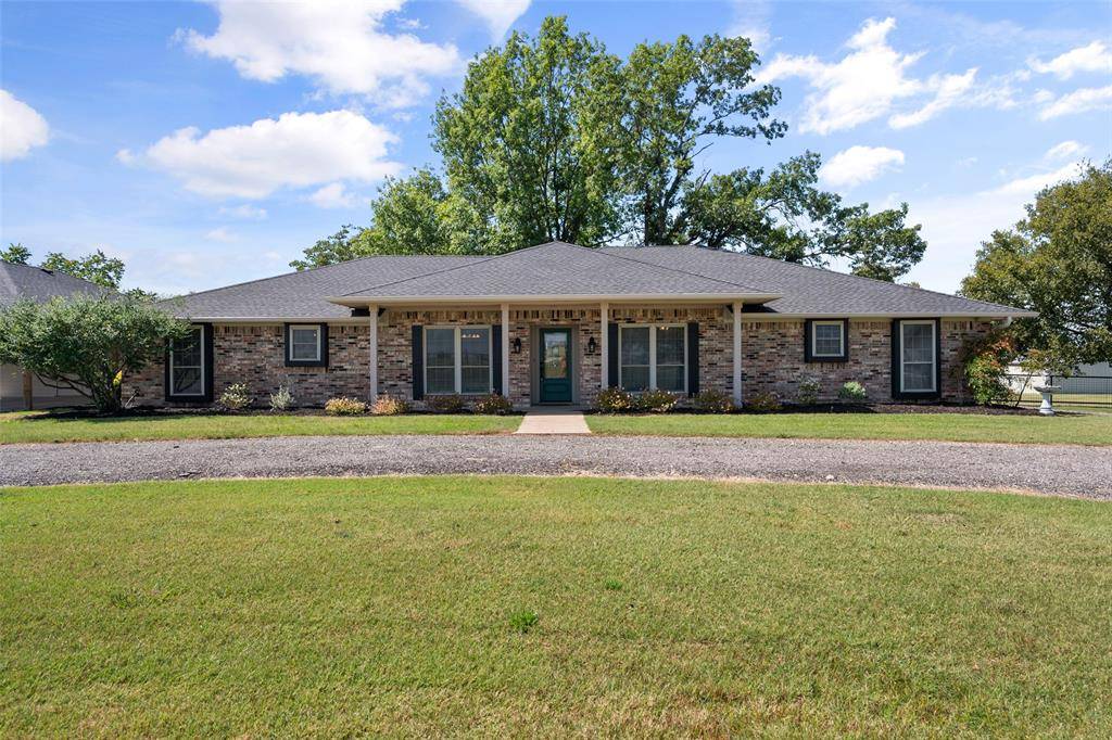 Barry, TX 75102,1169 NW County Road 2160