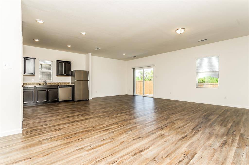 Crowley, TX 76036,436 Canoe Way