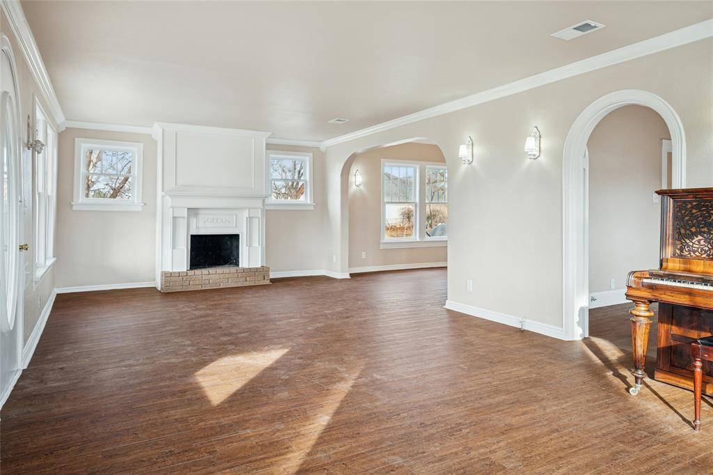 Weatherford, TX 76086,1705 E Bankhead Drive