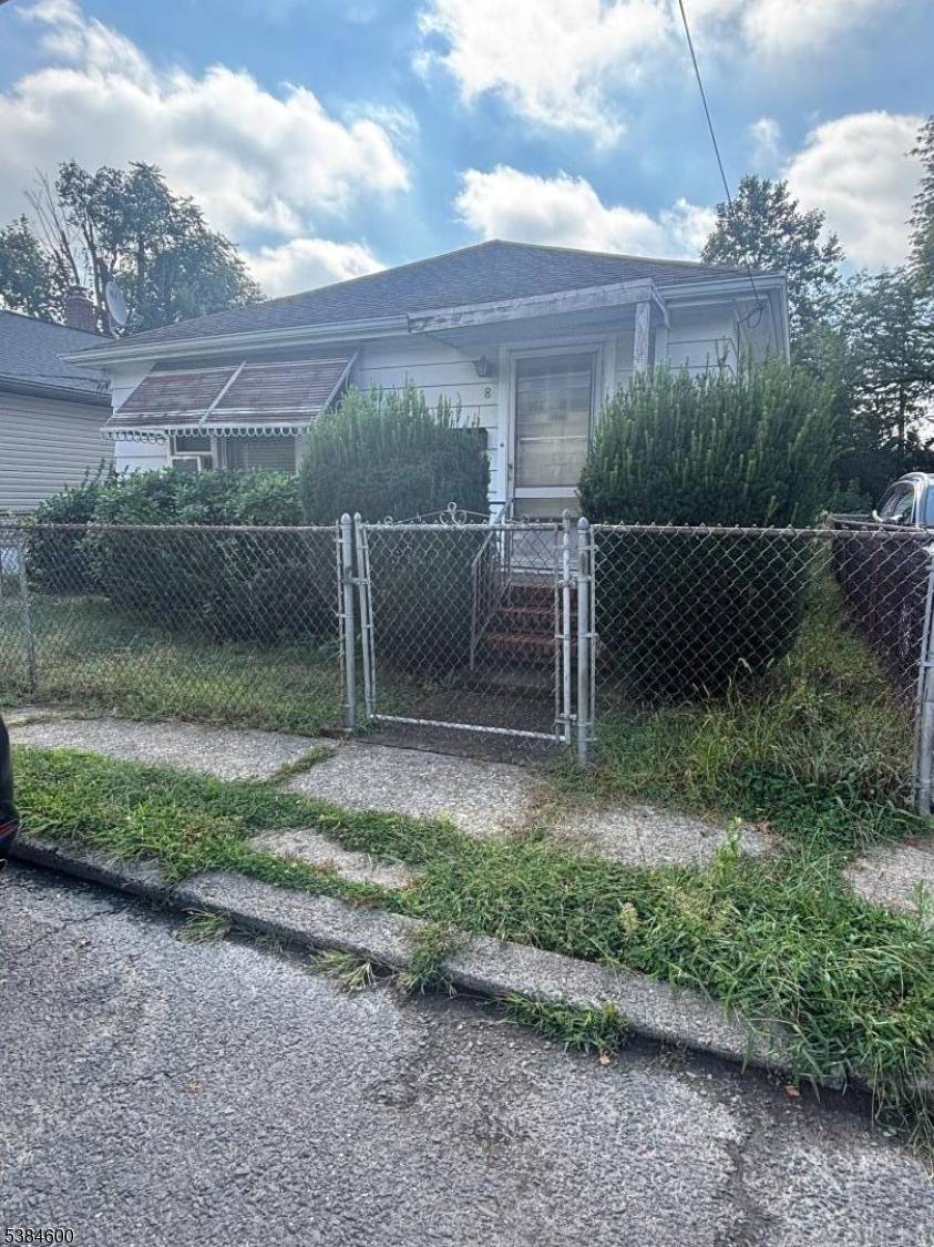 Jersey City, NJ 07305,8 Albert Pl