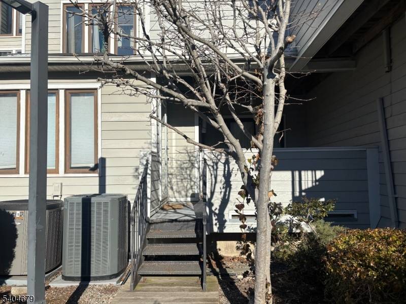 Secaucus Town, NJ 07094,748 Mainsail Ln