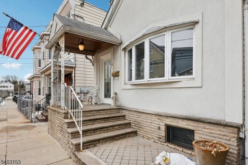 Harrison Town, NJ 07029,18 Patterson St