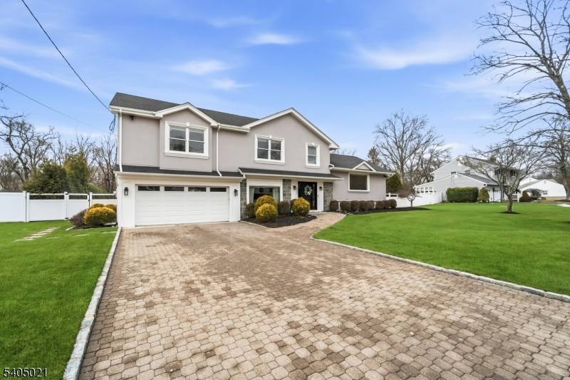 Old Tappan Boro, NJ 07675,231 Birchwood Rd