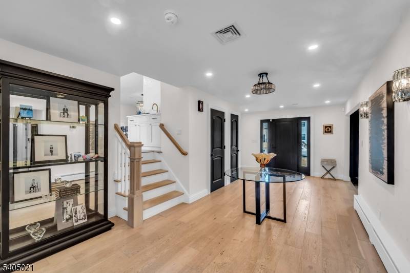 Old Tappan Boro, NJ 07675,231 Birchwood Rd