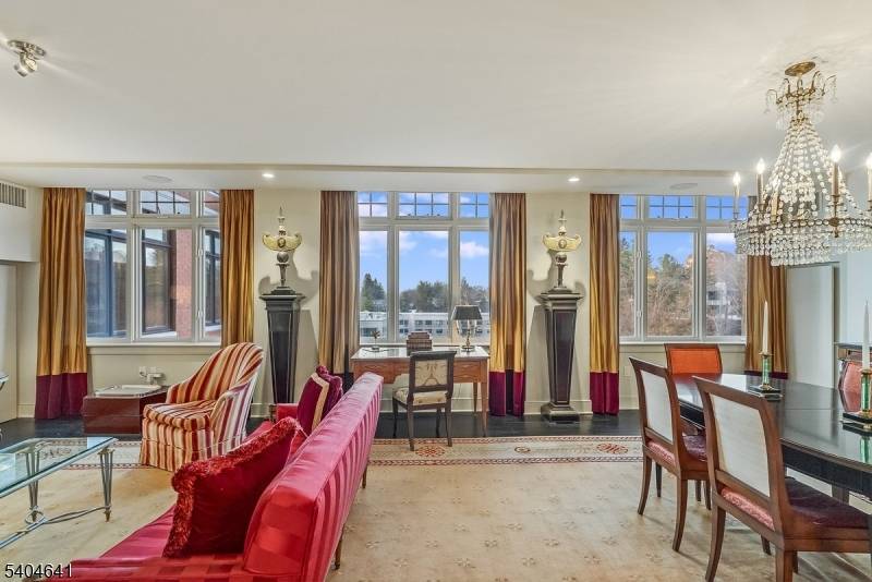 Maplewood Twp., NJ 07040,616 S Orange Ave, Skyhouse 4 #SH4