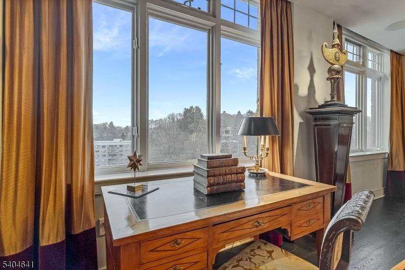 Maplewood Twp., NJ 07040,616 S Orange Ave, Skyhouse 4 #SH4