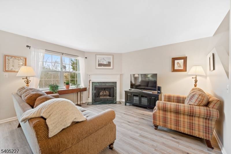 Mount Arlington Boro, NJ 07856,30 Hickory Way