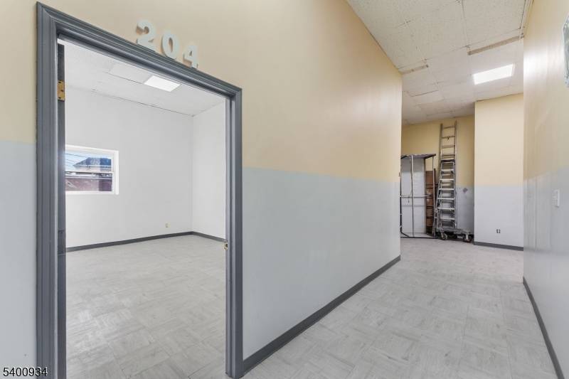 Newark City, NJ 07105,43 Merchant St