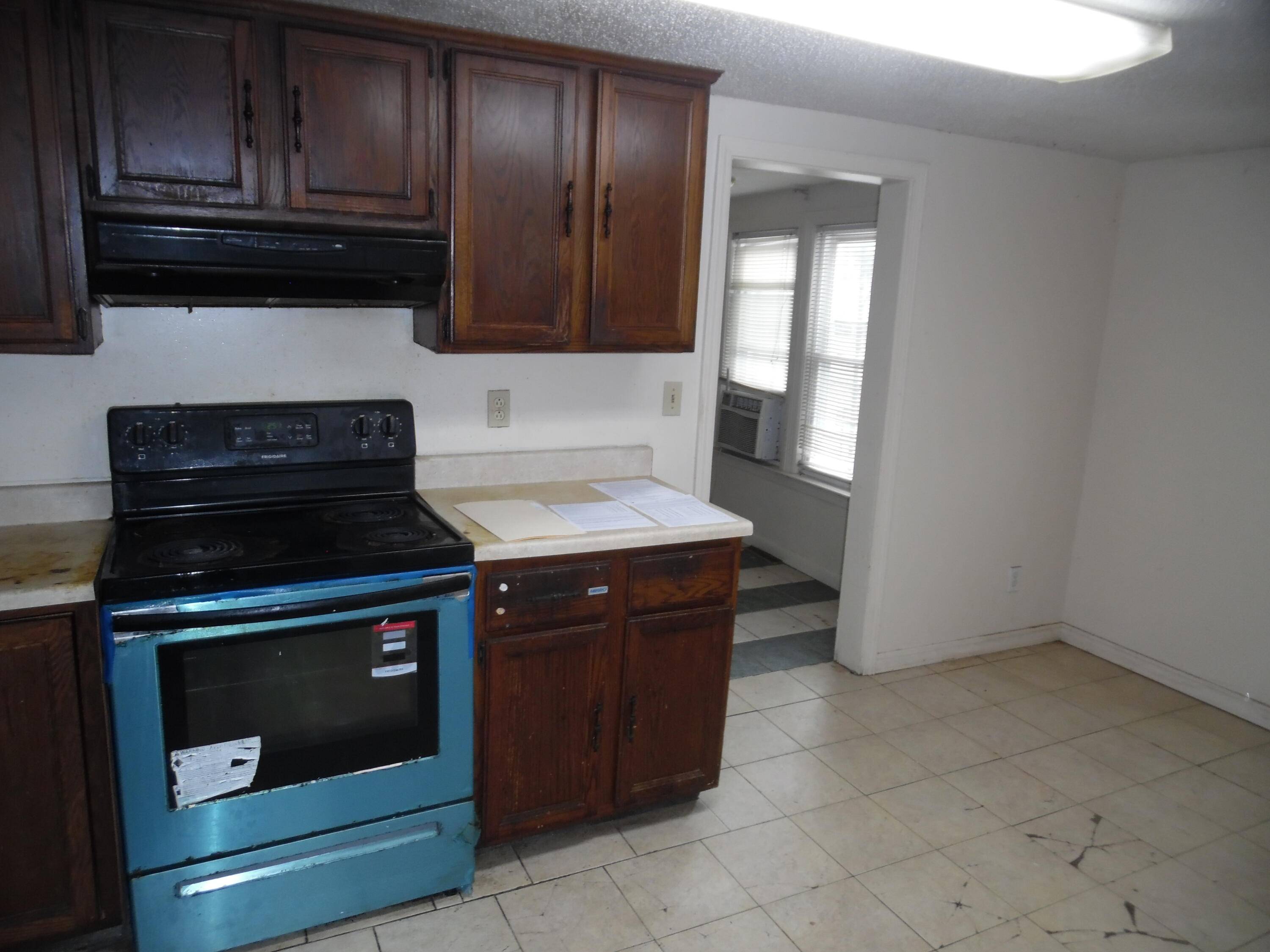 Jackson, MI 49202,1802 W Argyle ST