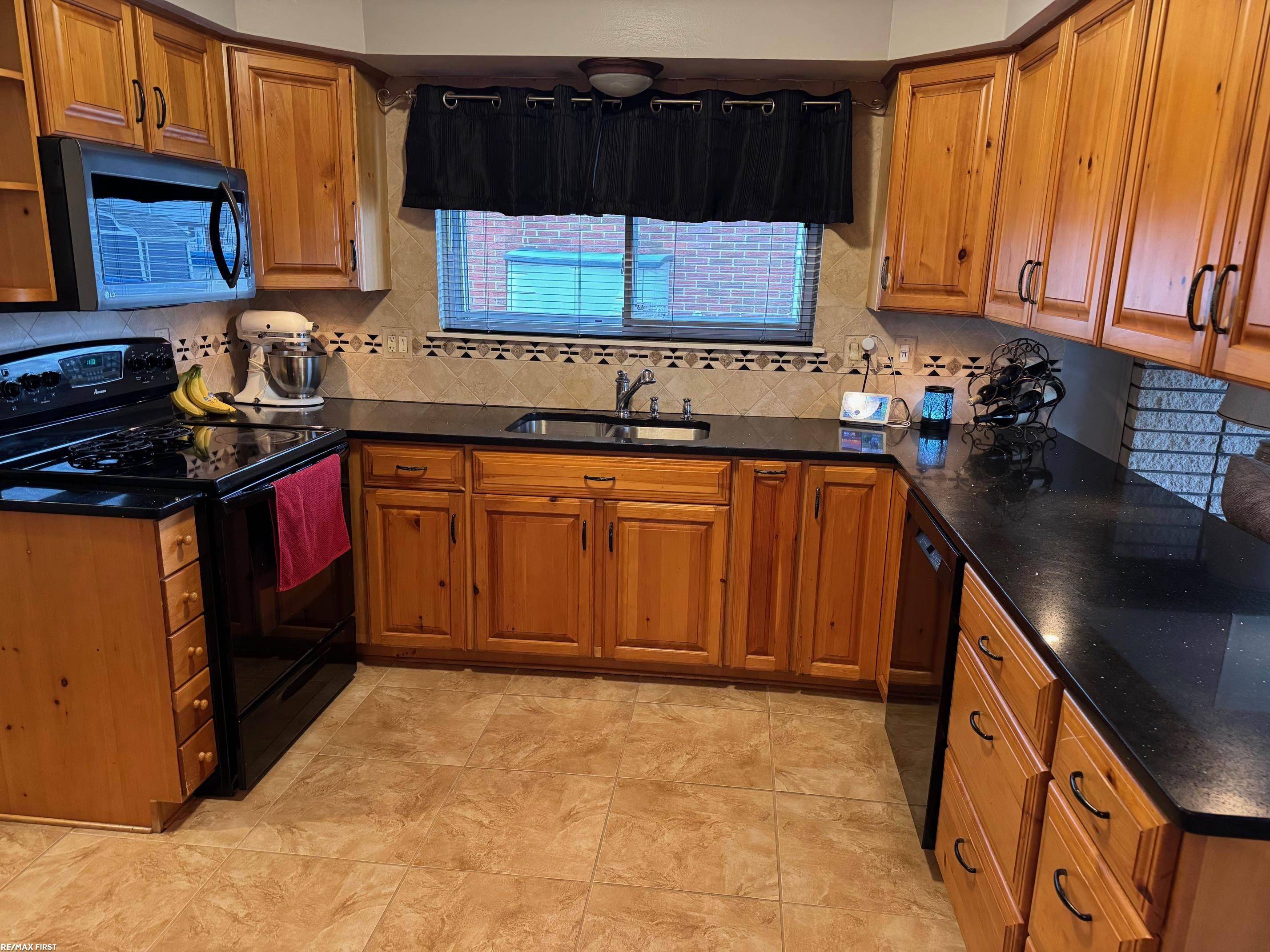 Sterling Heights, MI 48312,13201 Cloverlawn DR