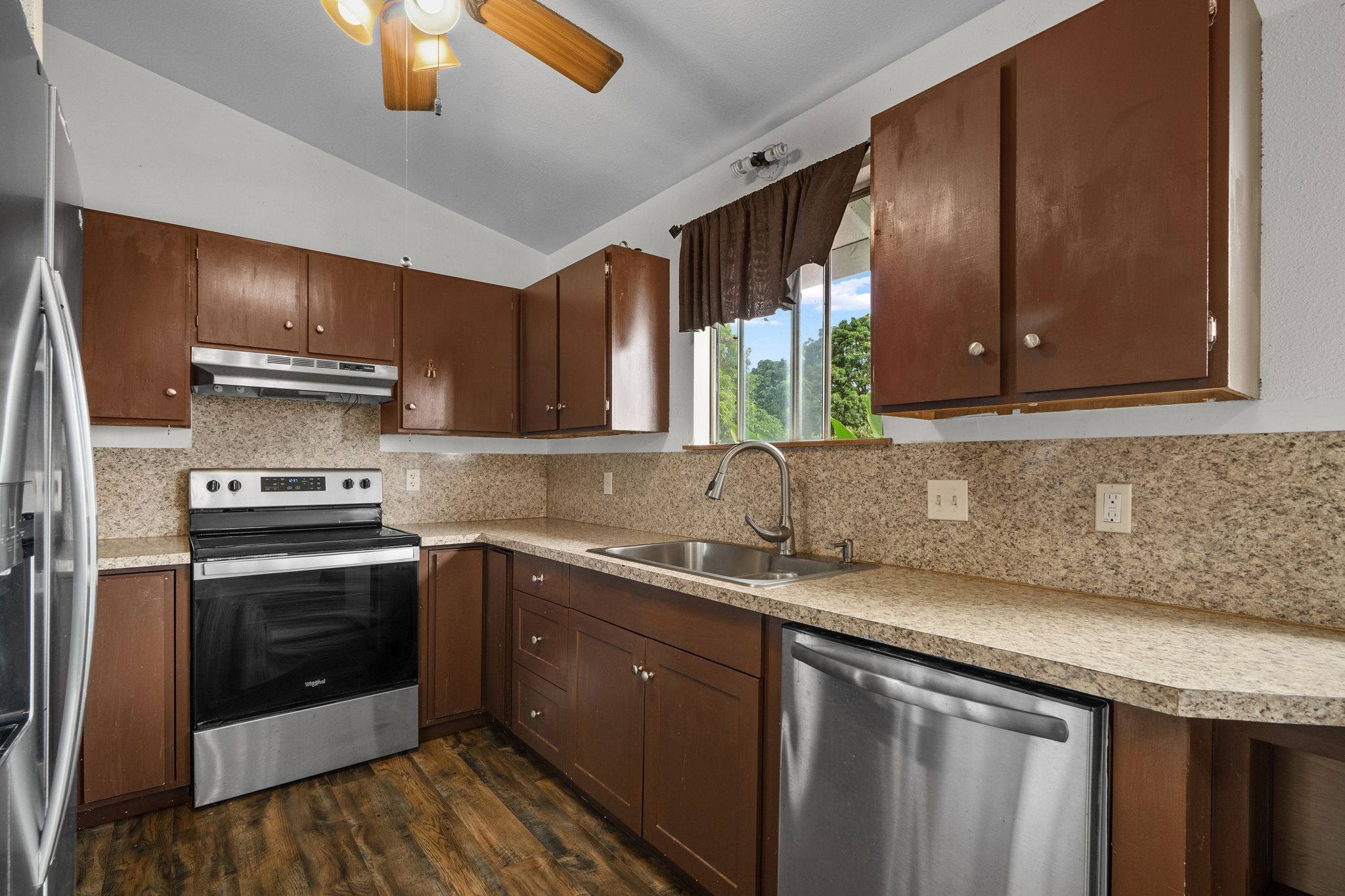 Kapaa, HI 96746,5426 OLOPUA ST