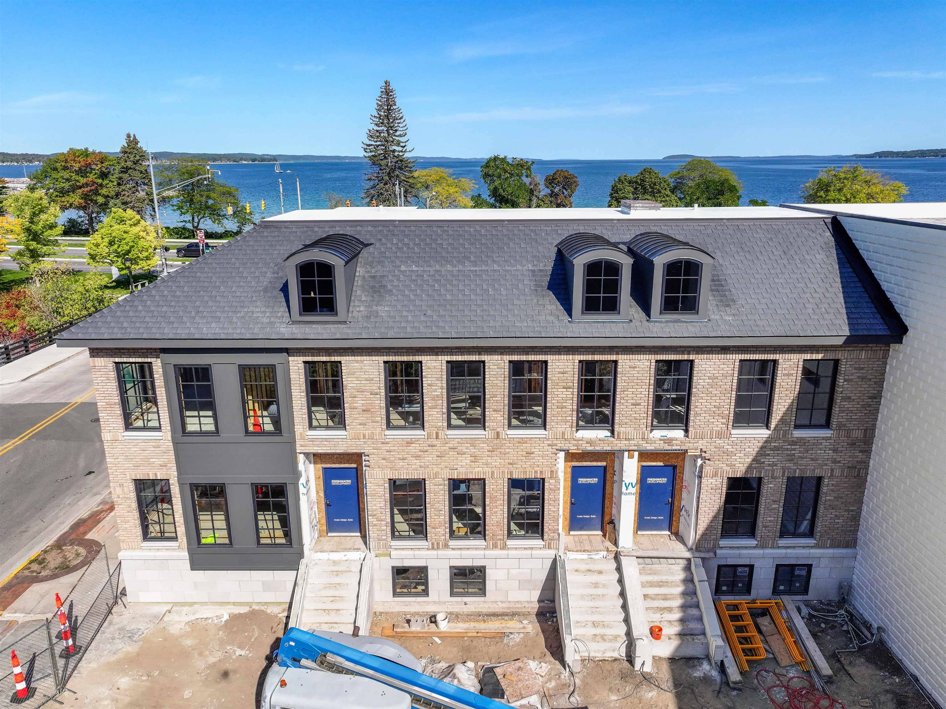 Traverse City, MI 49684,100 N Park