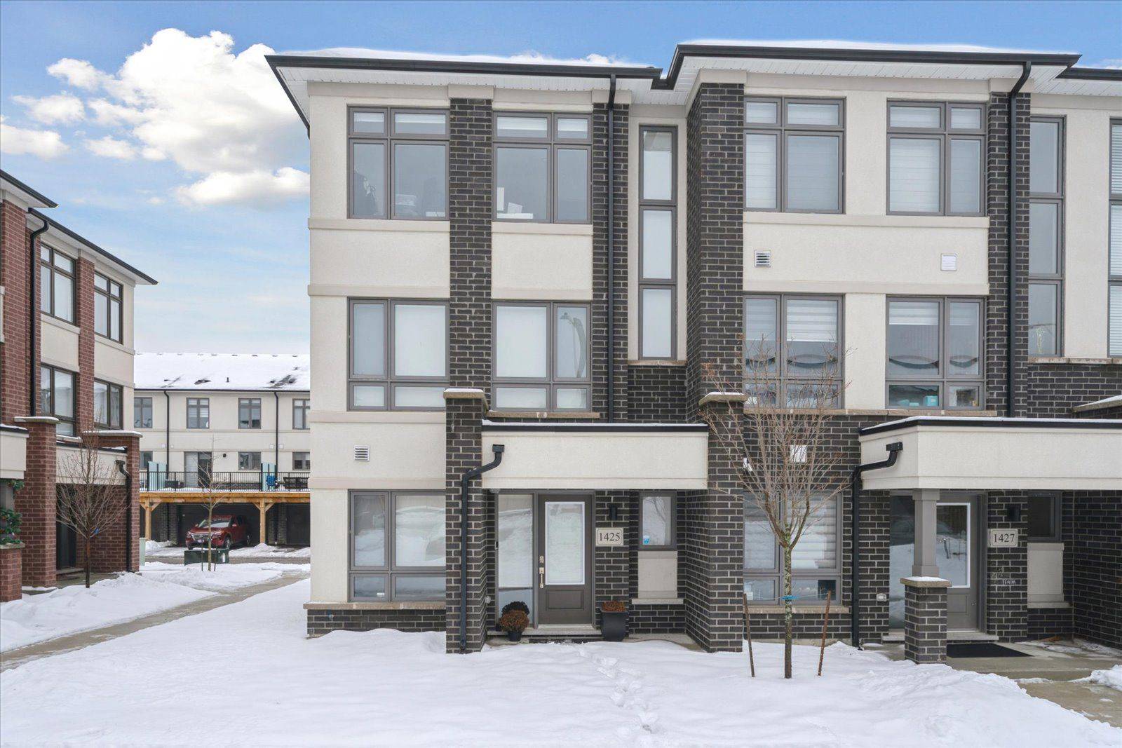 Oshawa, ON L1K 1G4,1425 Bradenton PATH