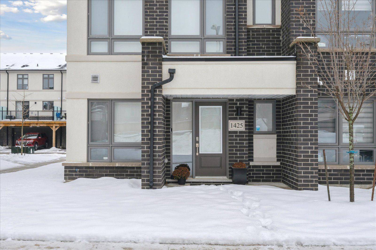 Oshawa, ON L1K 1G4,1425 Bradenton PATH