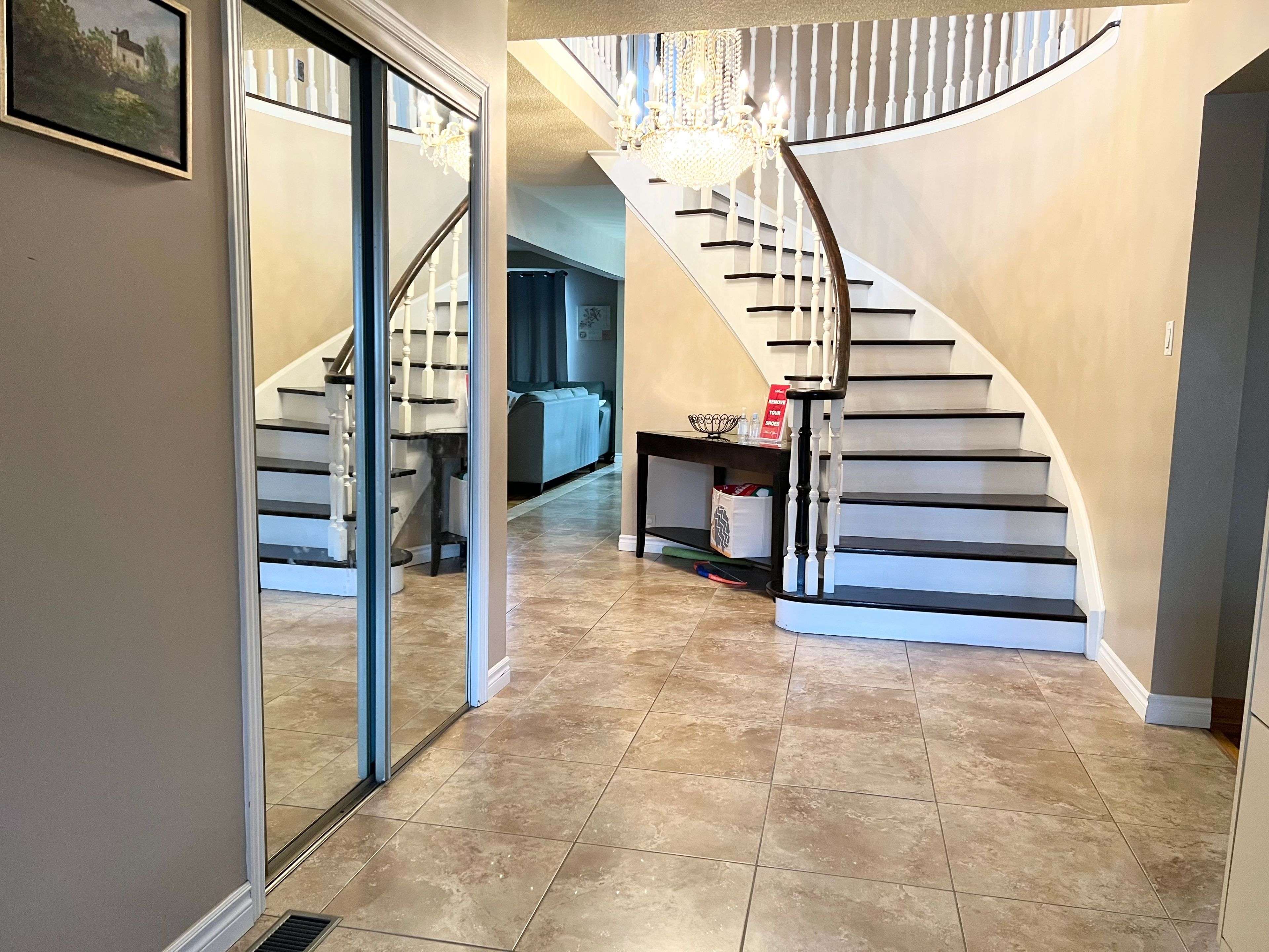 Toronto E05, ON M1V 2M1,61 Morbank DR