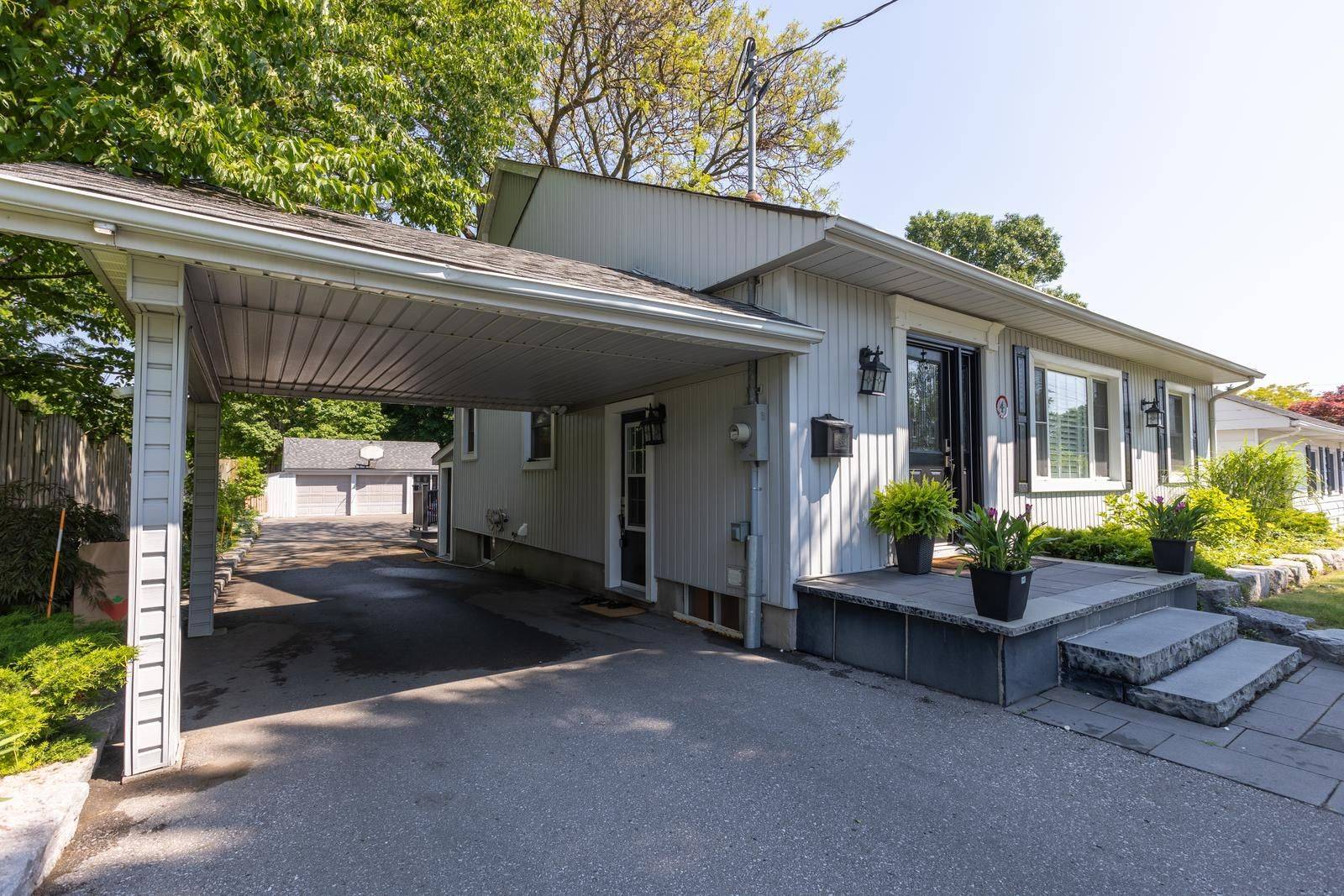 Clarington, ON L1C 1Y1,4 Concession ST E