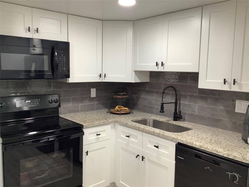 Lauderhill, FL 33319,4174 Inverrary Dr #203