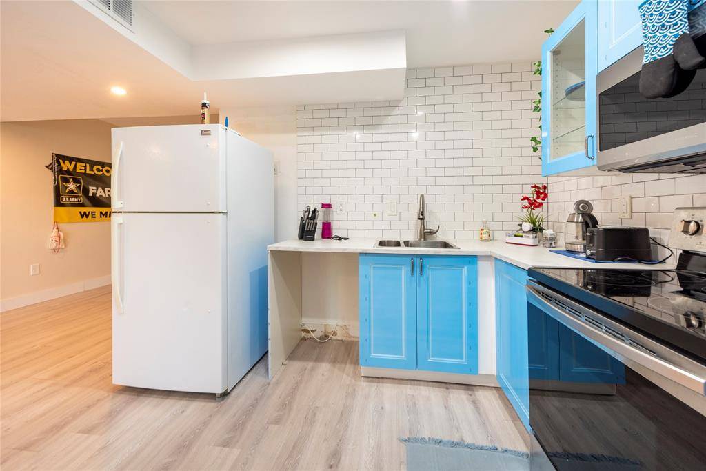 Coral Springs, FL 33065,8401 W Sample Rd #21