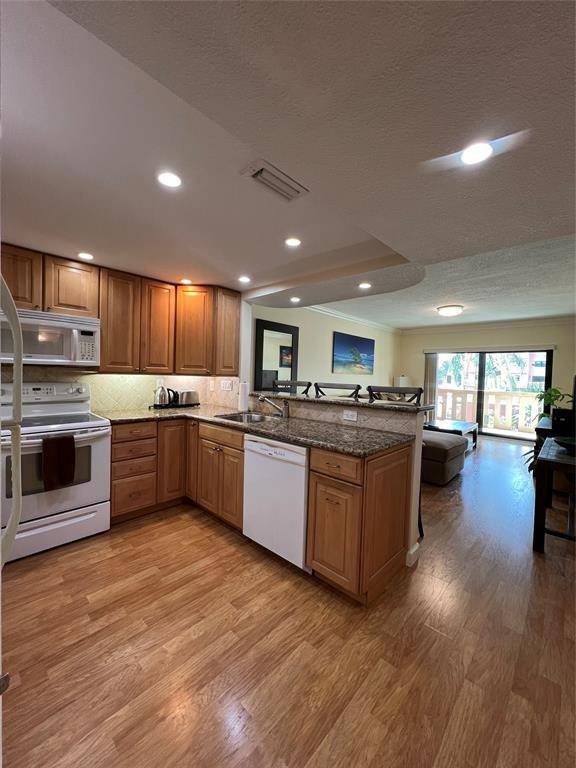 Fort Lauderdale, FL 33315,900 River Reach Dr #222