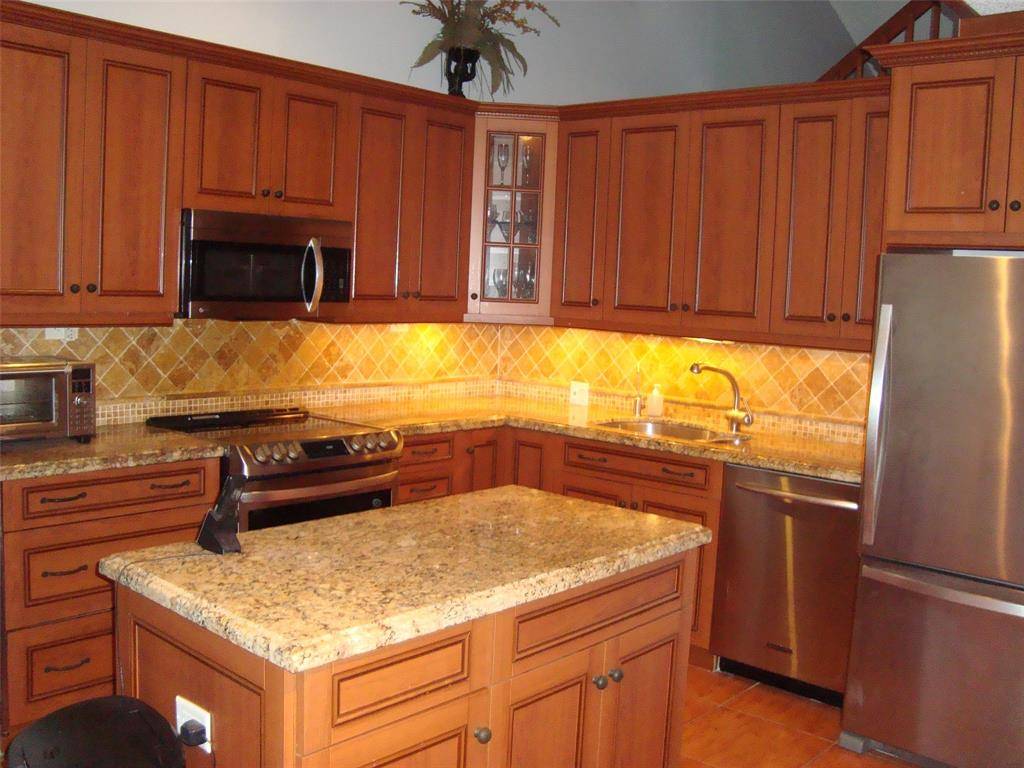 Tamarac, FL 33321,7680 NW 79th Ave #P 1