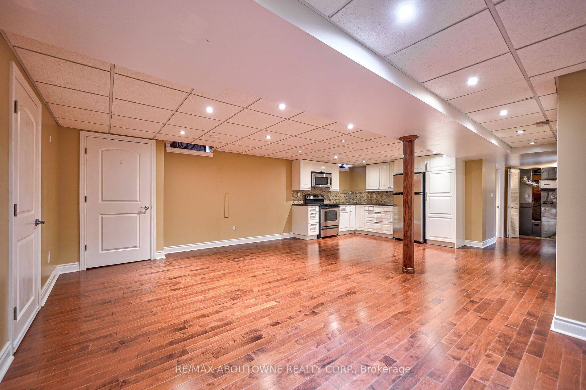 Vaughan, ON L4L 6E6,104 Cabinet CRES