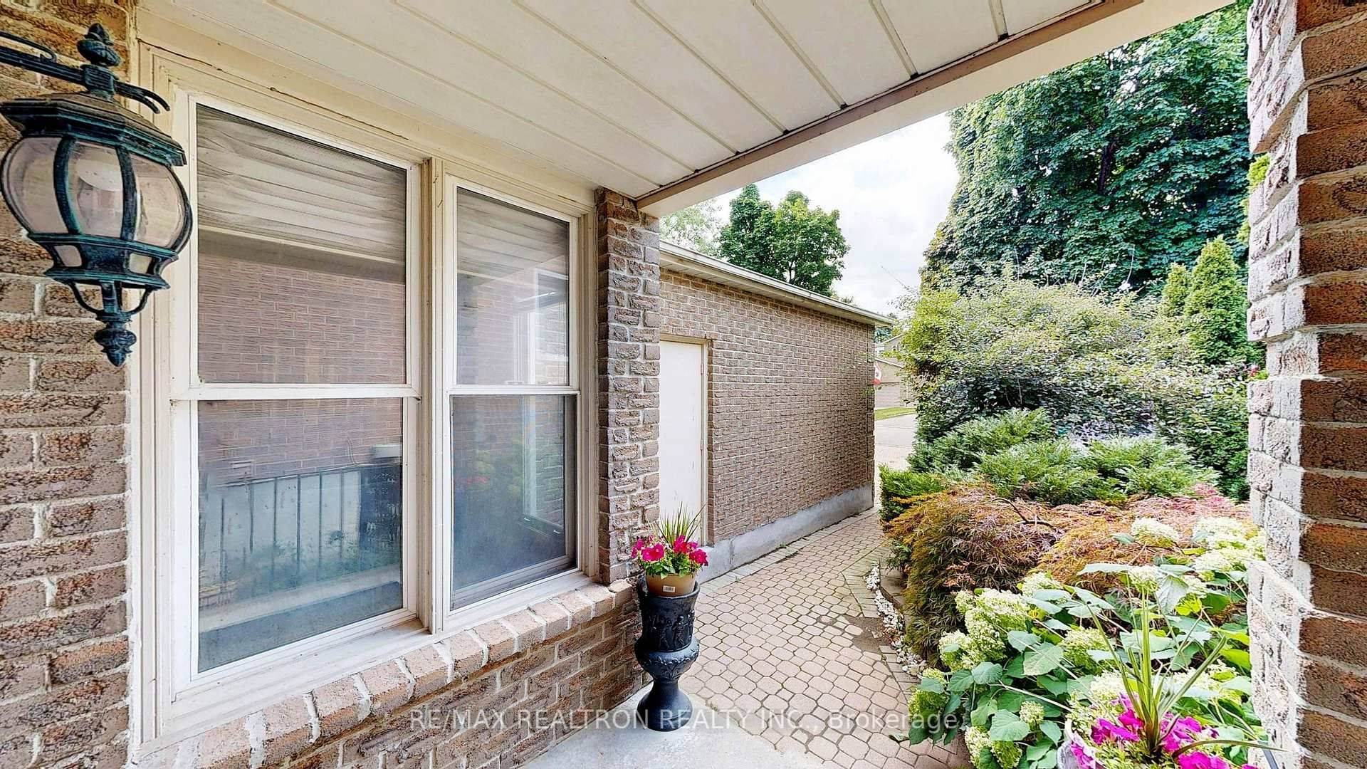 Markham, ON L3P 6K4,43 Strathmore DR