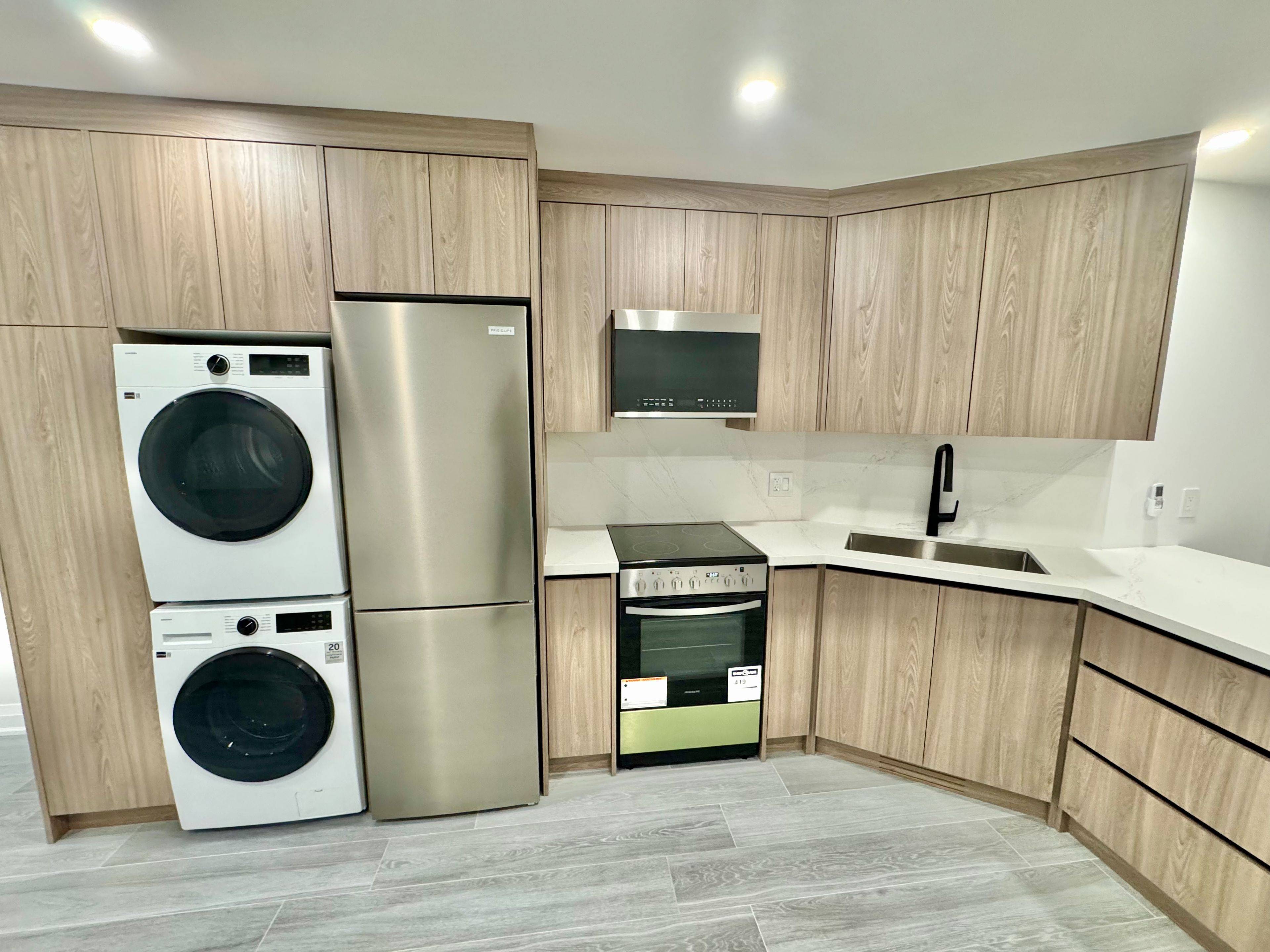 Toronto W02, ON M6H 2X1,783 Dovercourt RD #B (Main)