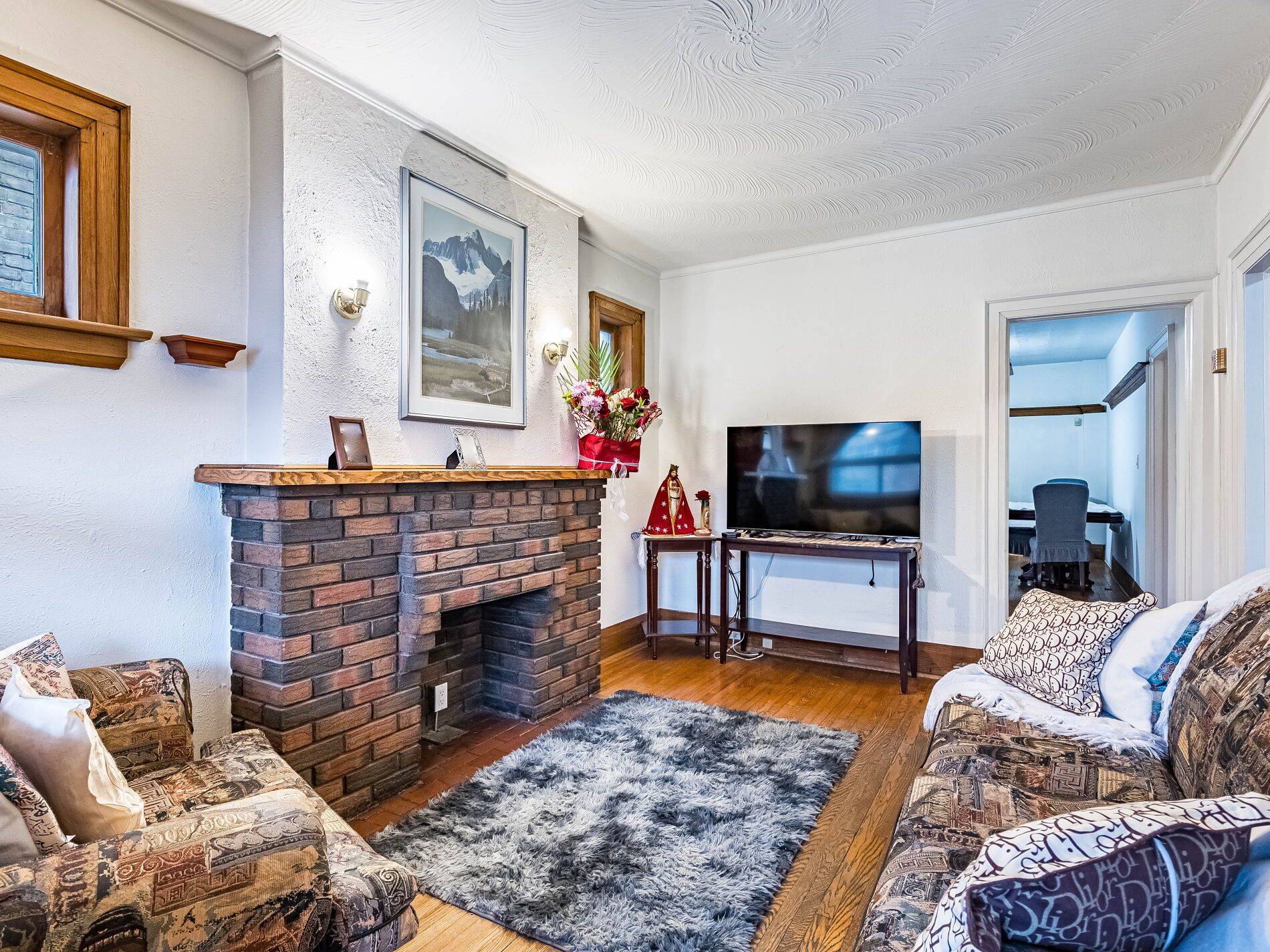 Toronto W03, ON M6M 4G5,54 Bicknell AVE