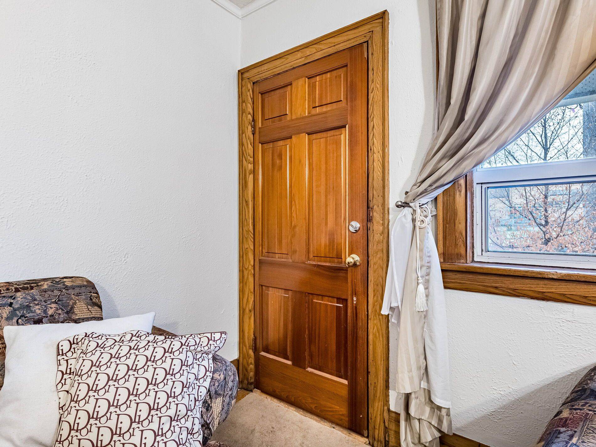 Toronto W03, ON M6M 4G5,54 Bicknell AVE