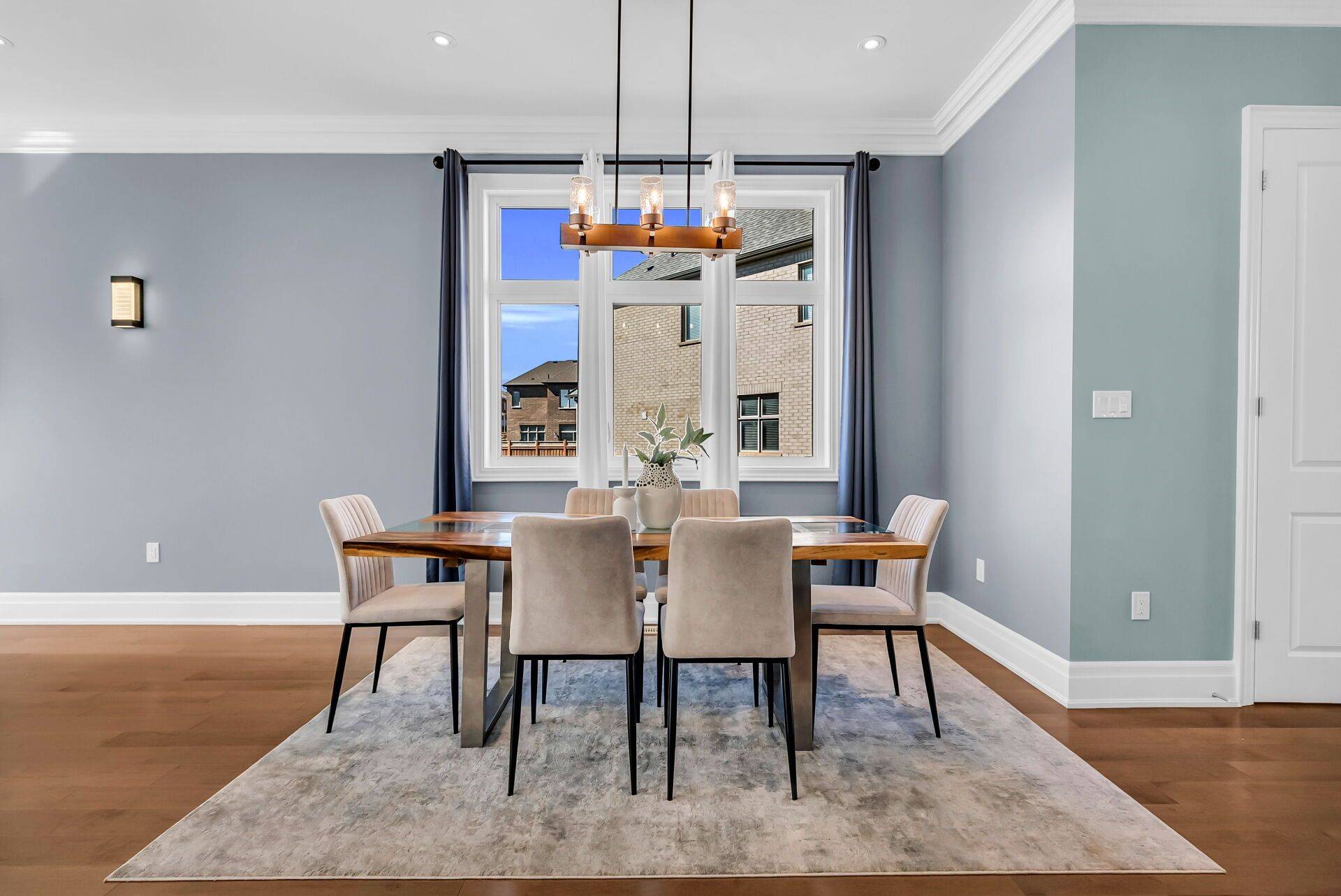 Oakville, ON L6H 3S3,1417 Varelas Passage