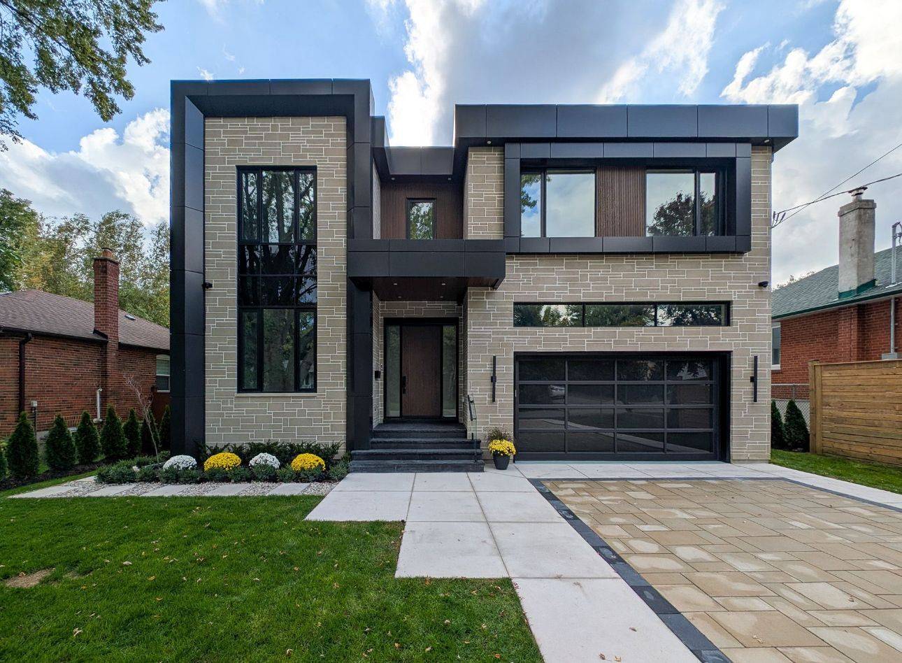 Mississauga, ON L5G 4C8,1526 Garnet AVE